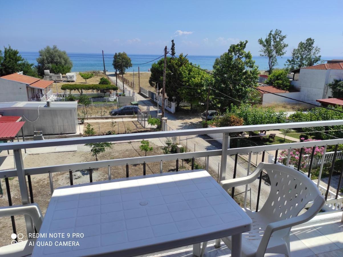 Golden Beach-Tsianis Apartments Nea Mesagkala Exterior photo