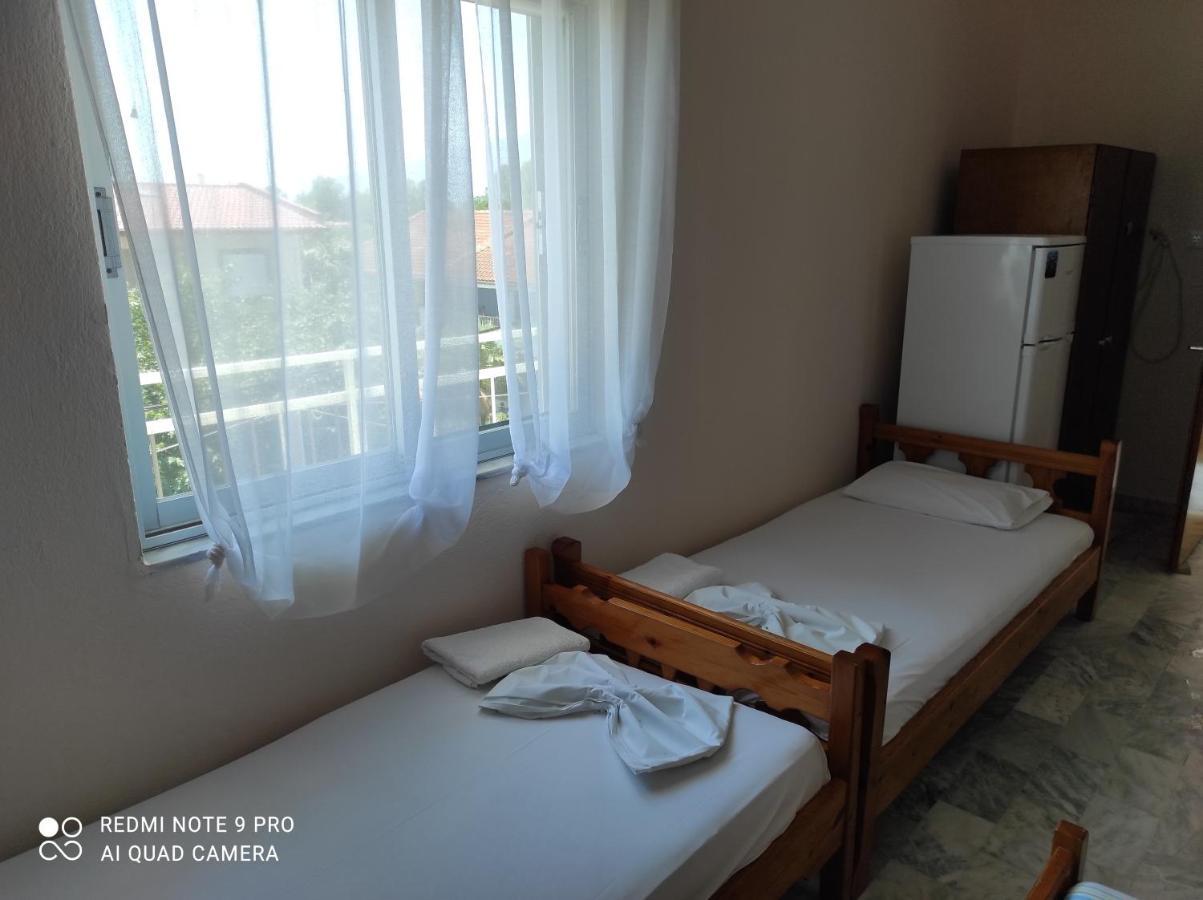 Golden Beach-Tsianis Apartments Nea Mesagkala Exterior photo