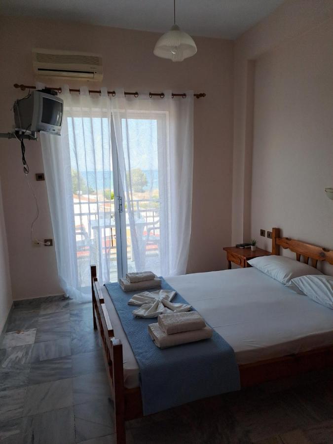 Golden Beach-Tsianis Apartments Nea Mesagkala Exterior photo
