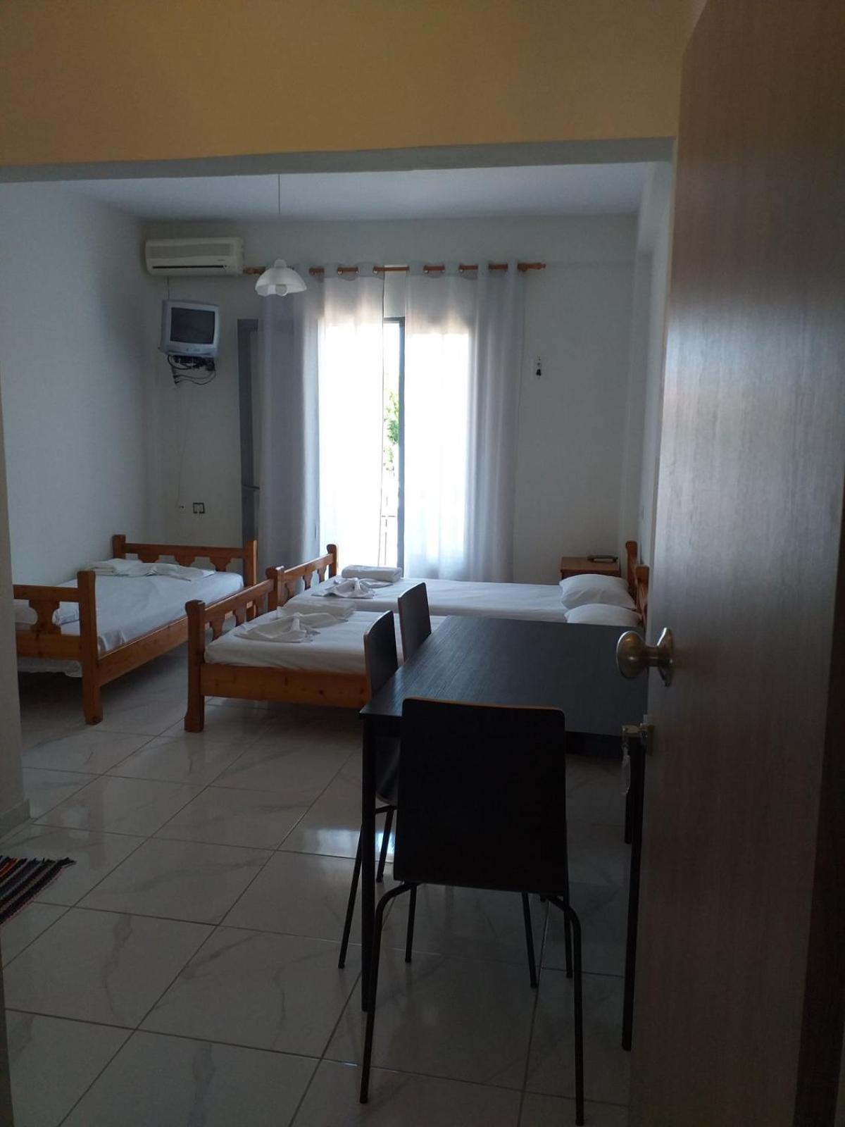 Golden Beach-Tsianis Apartments Nea Mesagkala Exterior photo