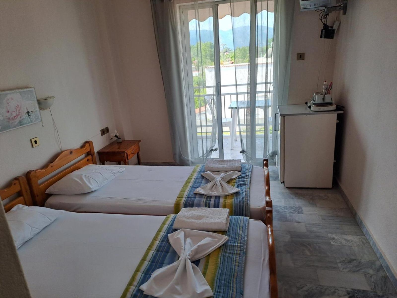 Golden Beach-Tsianis Apartments Nea Mesagkala Exterior photo