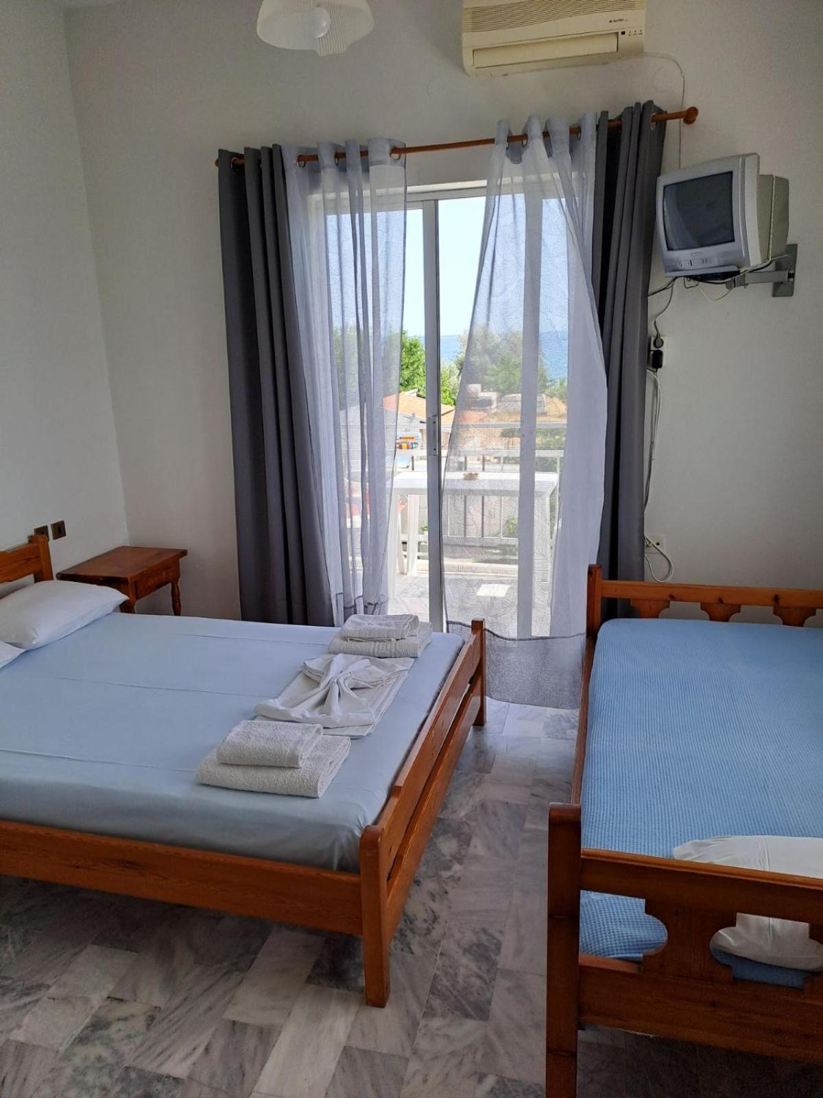 Golden Beach-Tsianis Apartments Nea Mesagkala Exterior photo