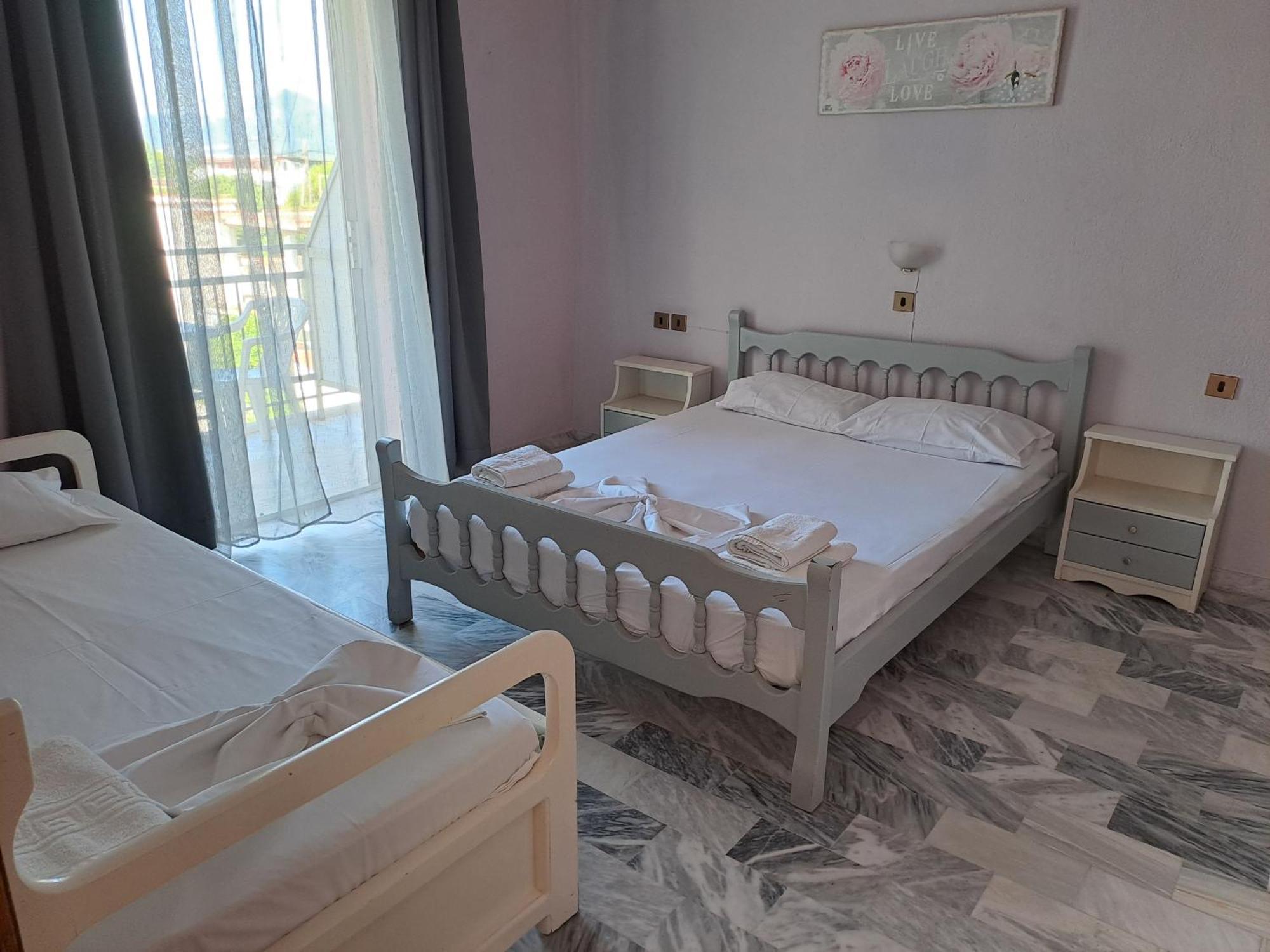 Golden Beach-Tsianis Apartments Nea Mesagkala Exterior photo