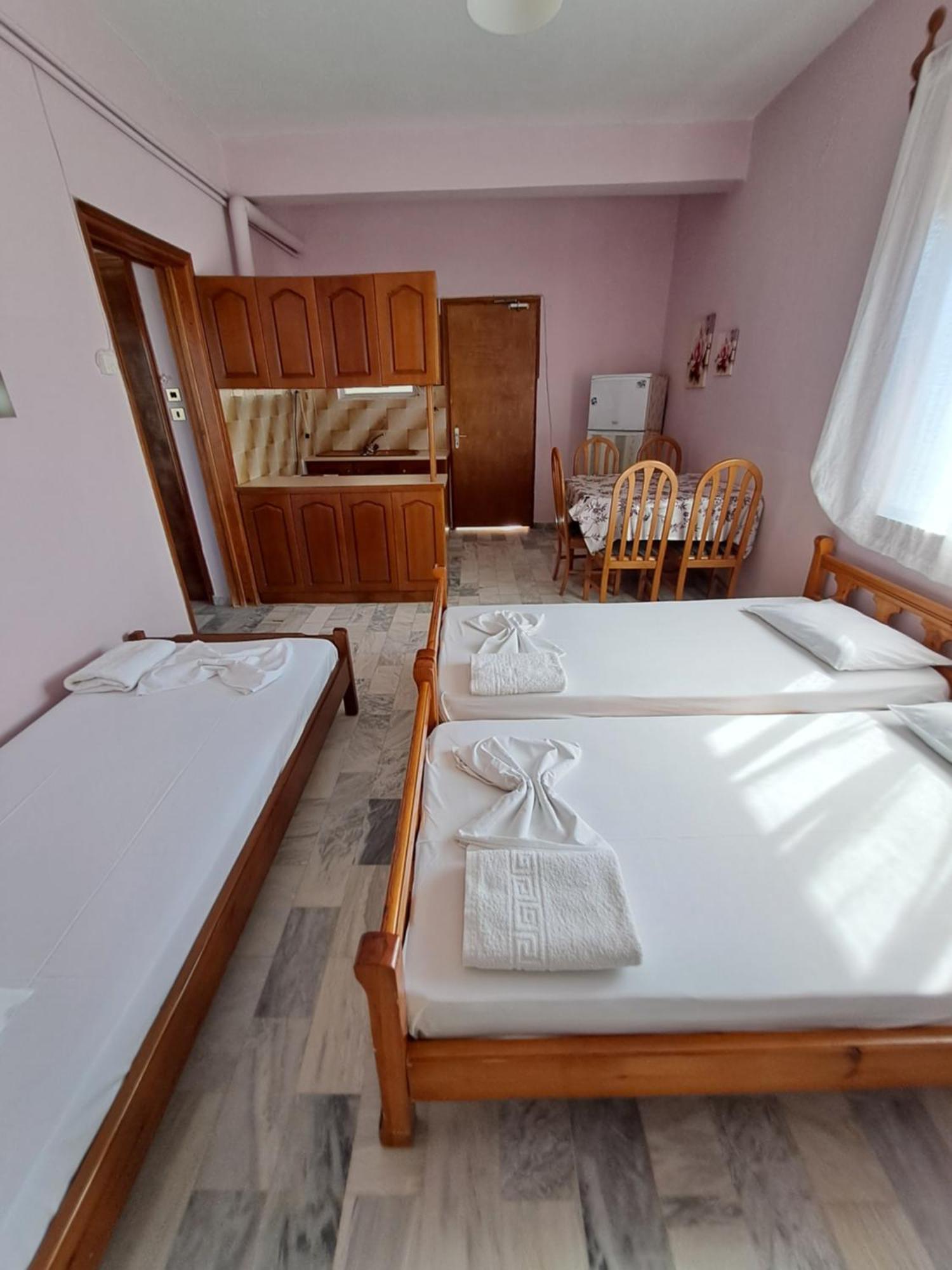 Golden Beach-Tsianis Apartments Nea Mesagkala Exterior photo