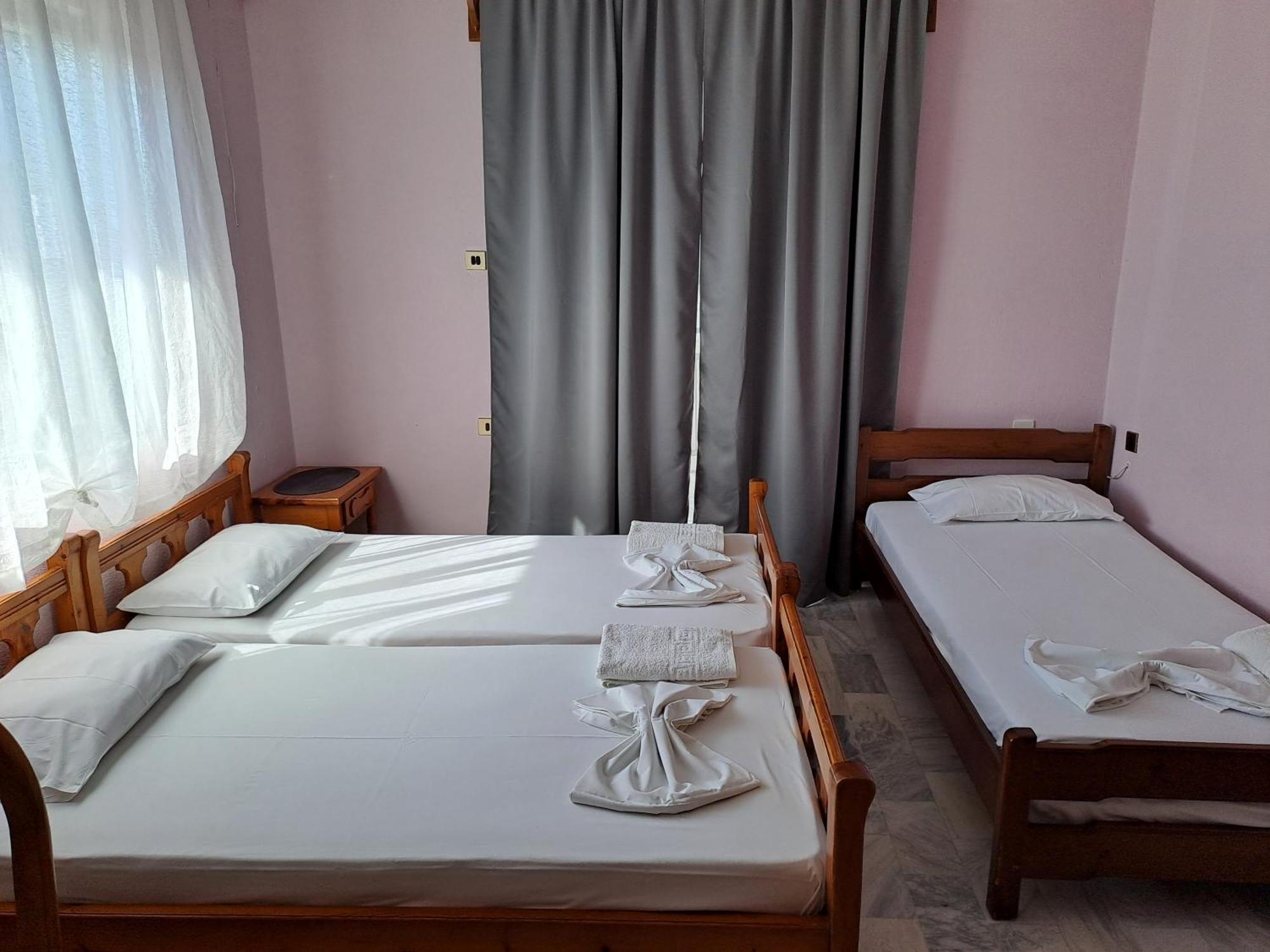 Golden Beach-Tsianis Apartments Nea Mesagkala Exterior photo
