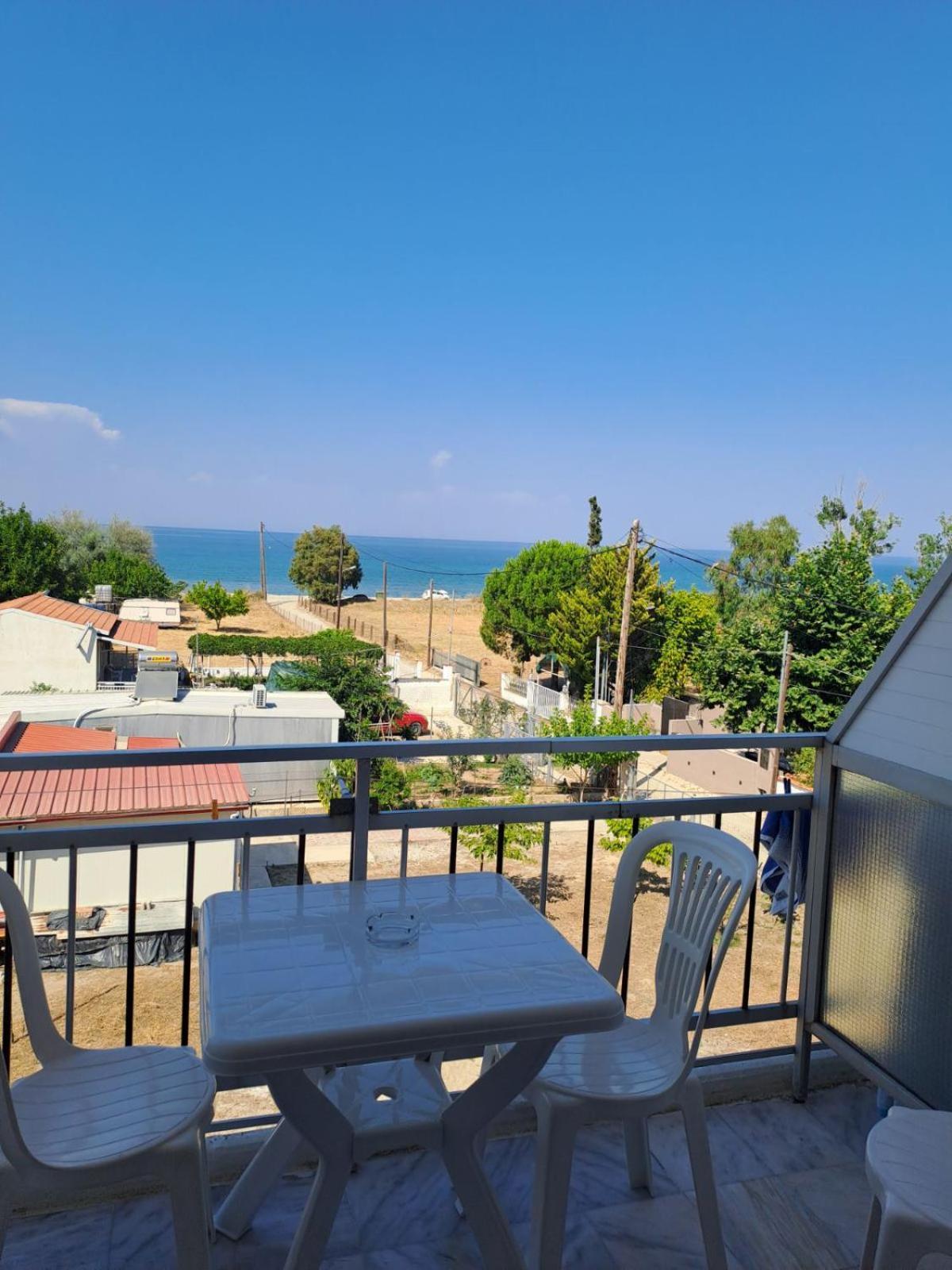 Golden Beach-Tsianis Apartments Nea Mesagkala Exterior photo