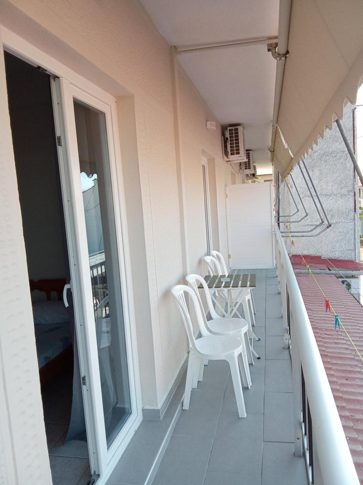 Golden Beach-Tsianis Apartments Nea Mesagkala Exterior photo