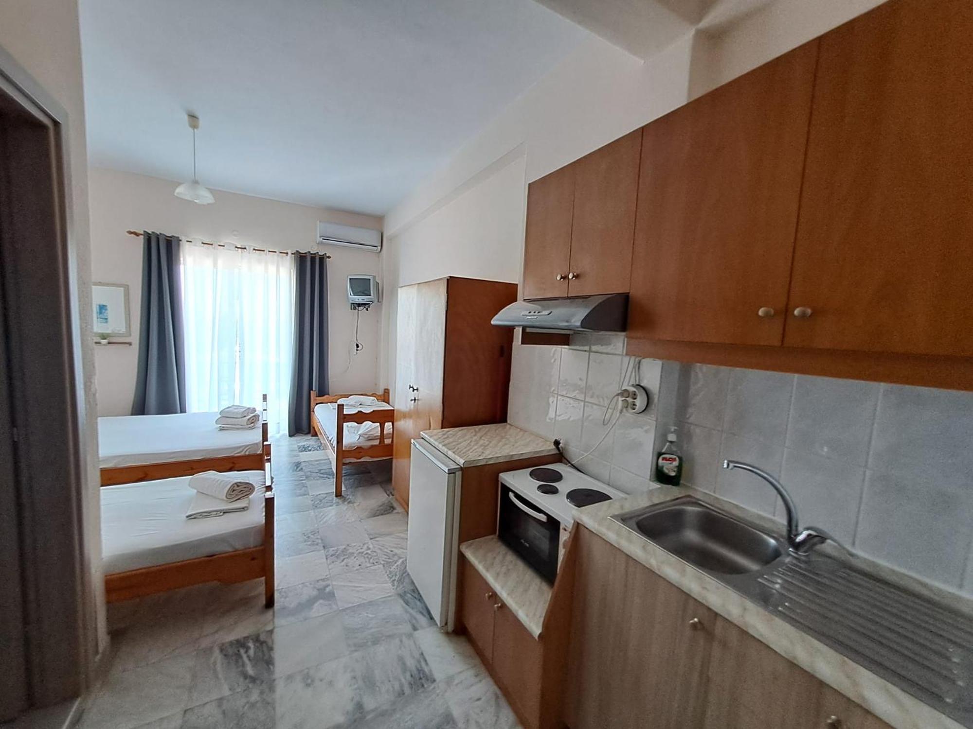 Golden Beach-Tsianis Apartments Nea Mesagkala Exterior photo